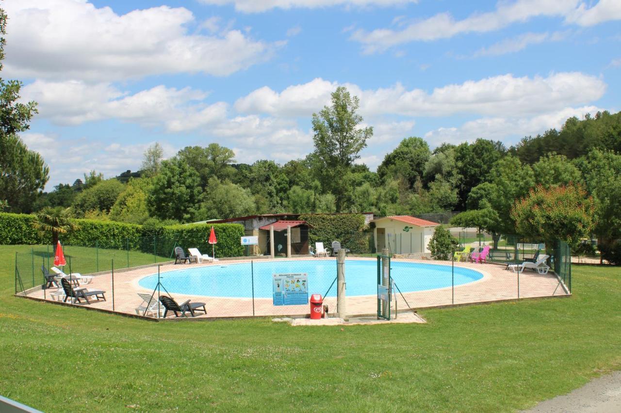 Camping Familial Paisible Avec Piscine, Mobil Home , Chalet, Studio & Emplacement Nue Casties-Labrande Exteriér fotografie