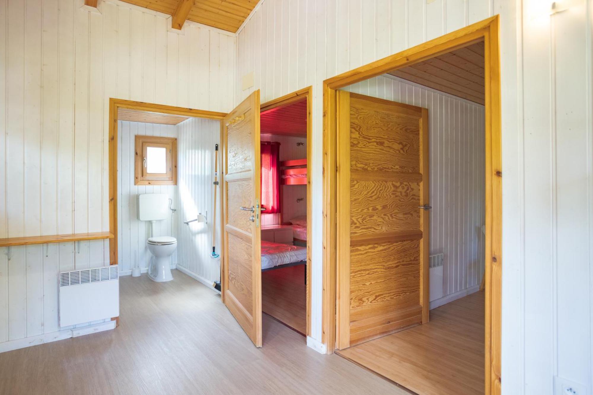 Camping Familial Paisible Avec Piscine, Mobil Home , Chalet, Studio & Emplacement Nue Casties-Labrande Exteriér fotografie