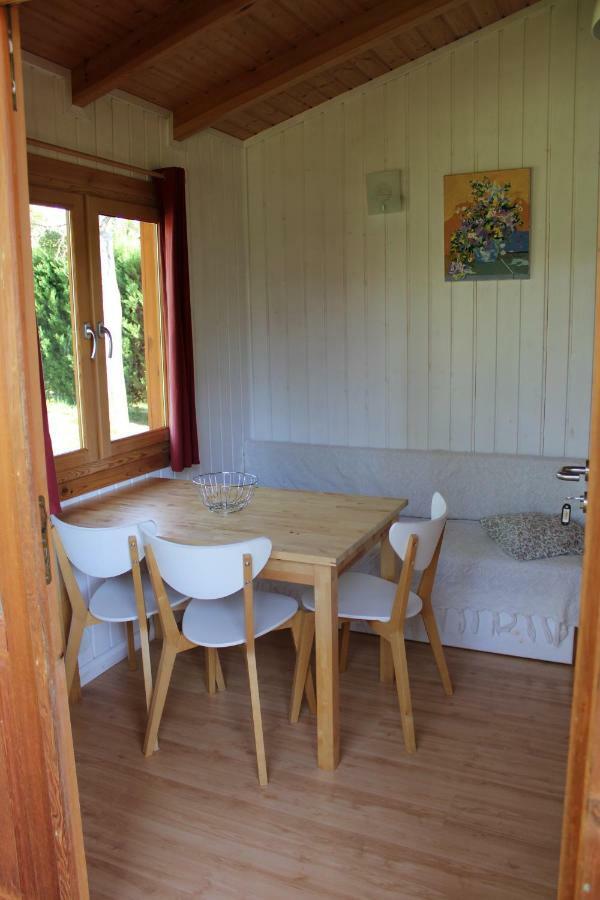 Camping Familial Paisible Avec Piscine, Mobil Home , Chalet, Studio & Emplacement Nue Casties-Labrande Exteriér fotografie