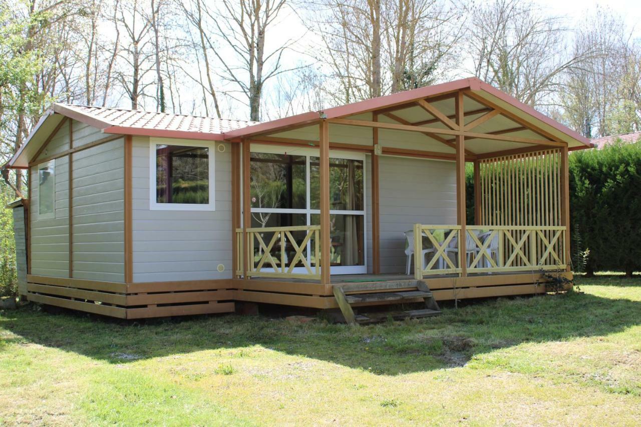 Camping Familial Paisible Avec Piscine, Mobil Home , Chalet, Studio & Emplacement Nue Casties-Labrande Exteriér fotografie