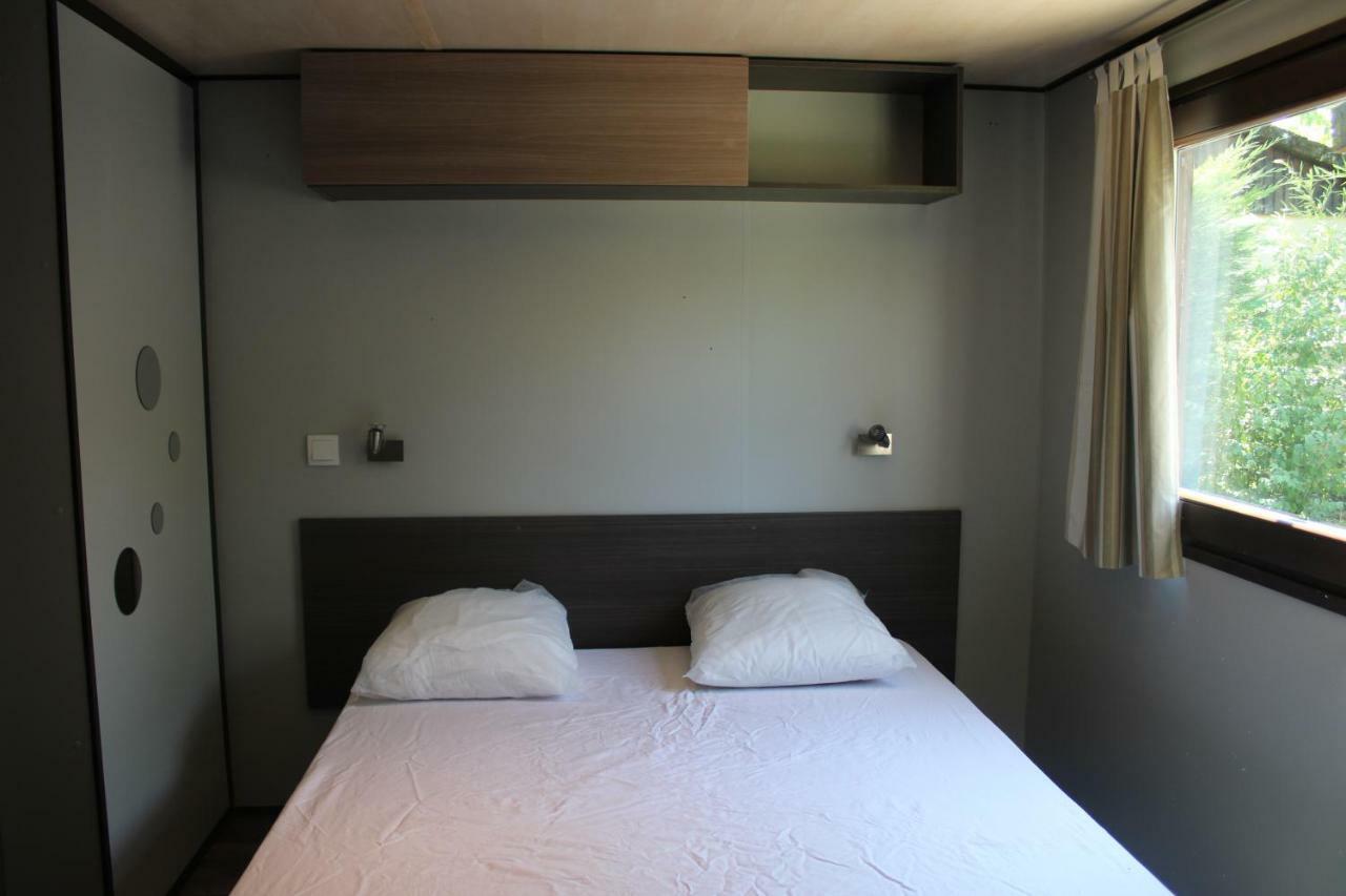 Camping Familial Paisible Avec Piscine, Mobil Home , Chalet, Studio & Emplacement Nue Casties-Labrande Exteriér fotografie